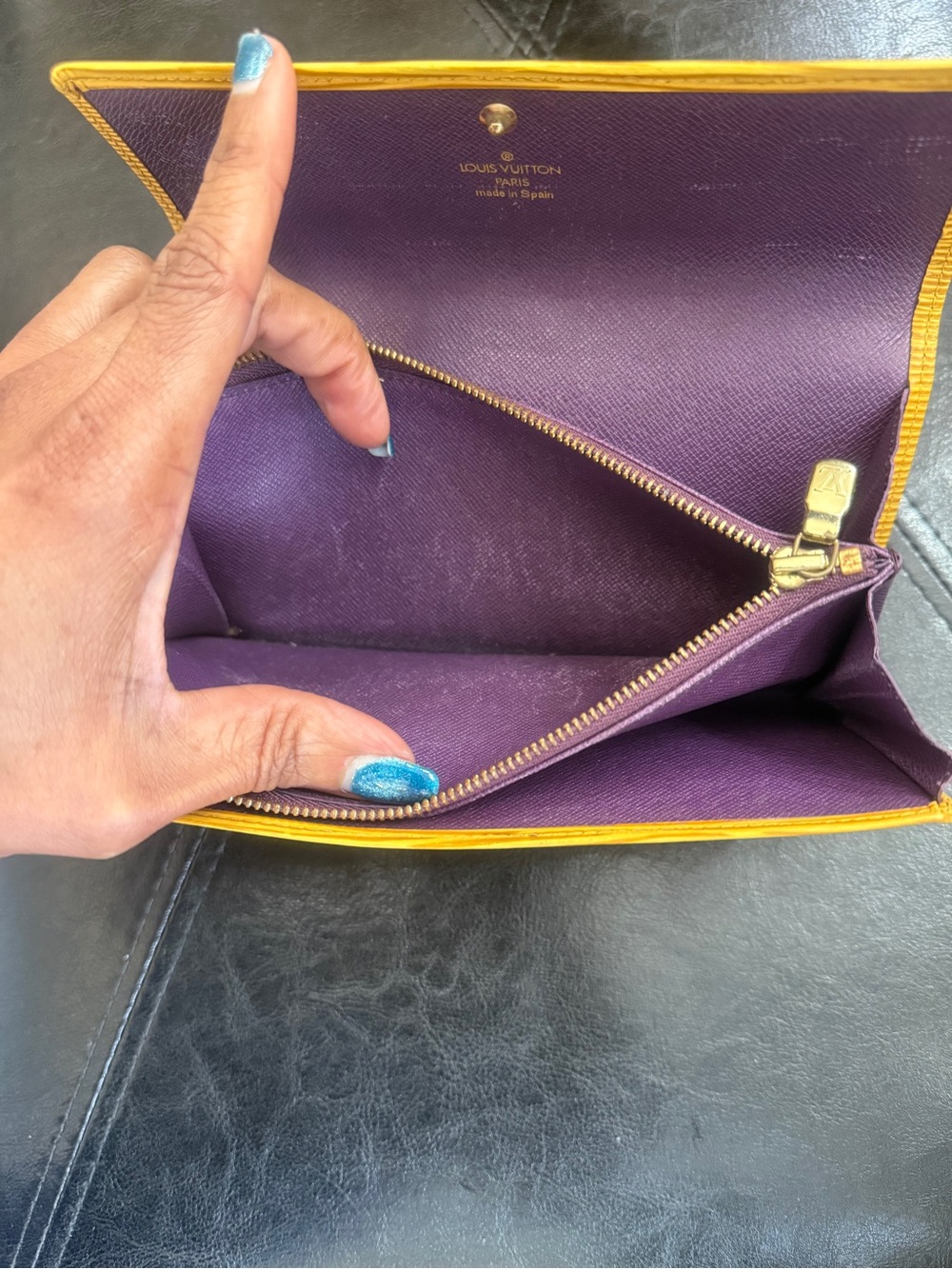 Louis Vuitton Sarah Trésor International Wallet in Yellow/Purple Epi Leather - Picture 6 of 10